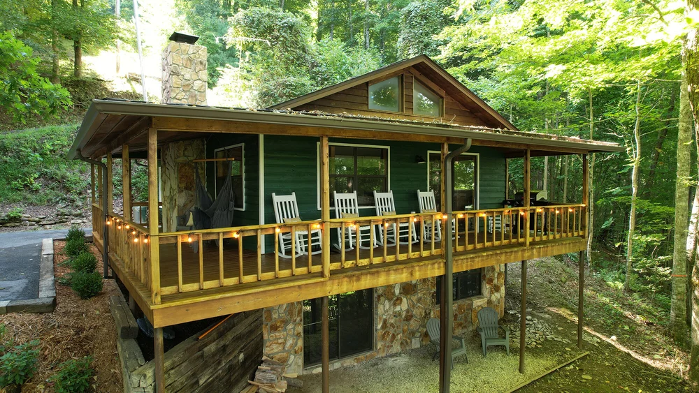 Lakeside Mountain Cabin | NC Mountain Cabin Rental - Lakes End